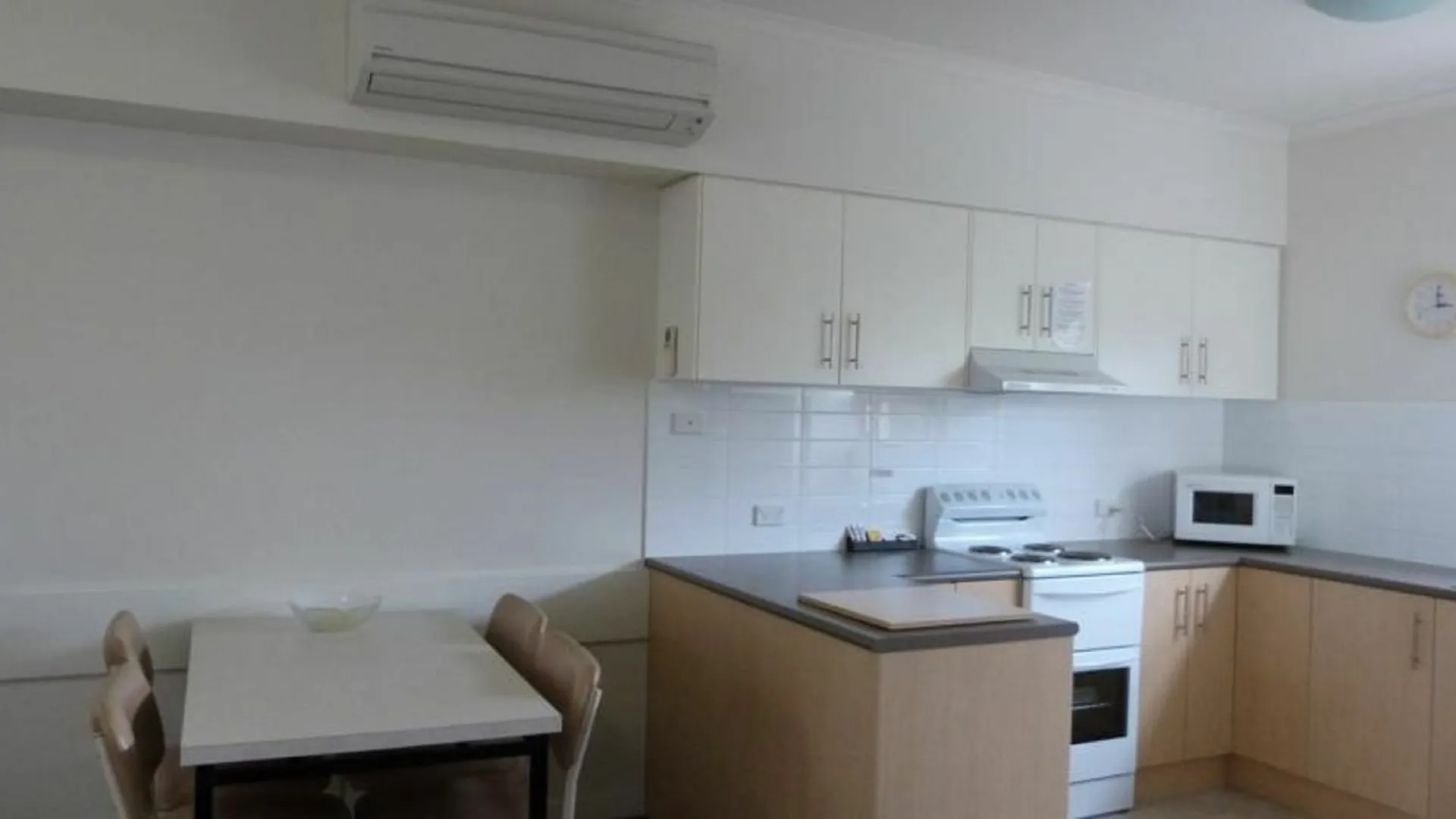 Glenelg Holiday Apartments - Corfu Adelaide