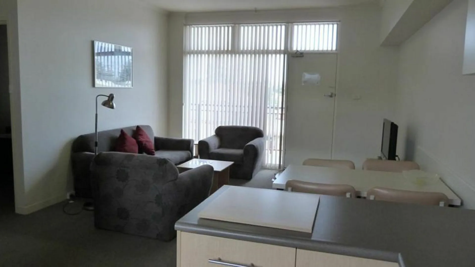 Glenelg Holiday Apartments - Corfu Adelaide Australia